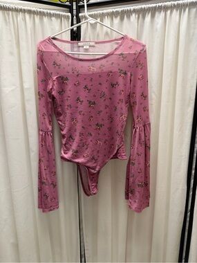Adam Levine Collection Rose-Pink Floral Bell-Sleeve Bodysuit